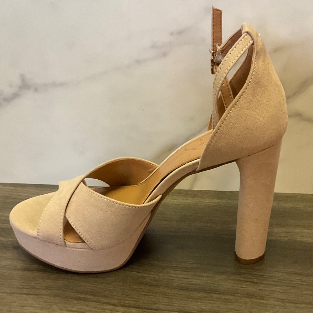 Jessica Simpson Powder Beige Irabella Heels - Picture 4 of 7